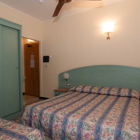 Hotel Magnolia Albenga Exterior foto