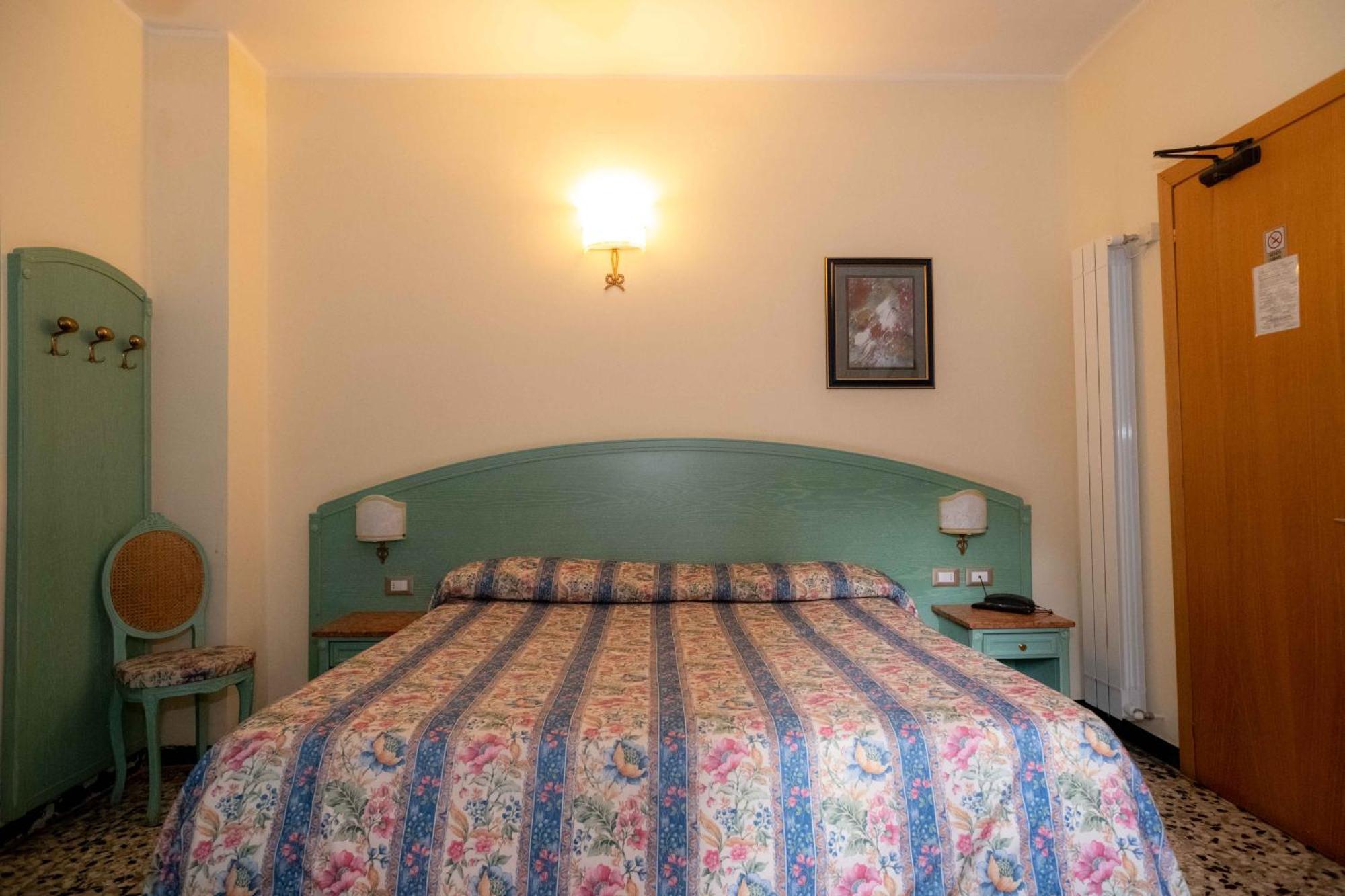 Hotel Magnolia Albenga Exterior foto