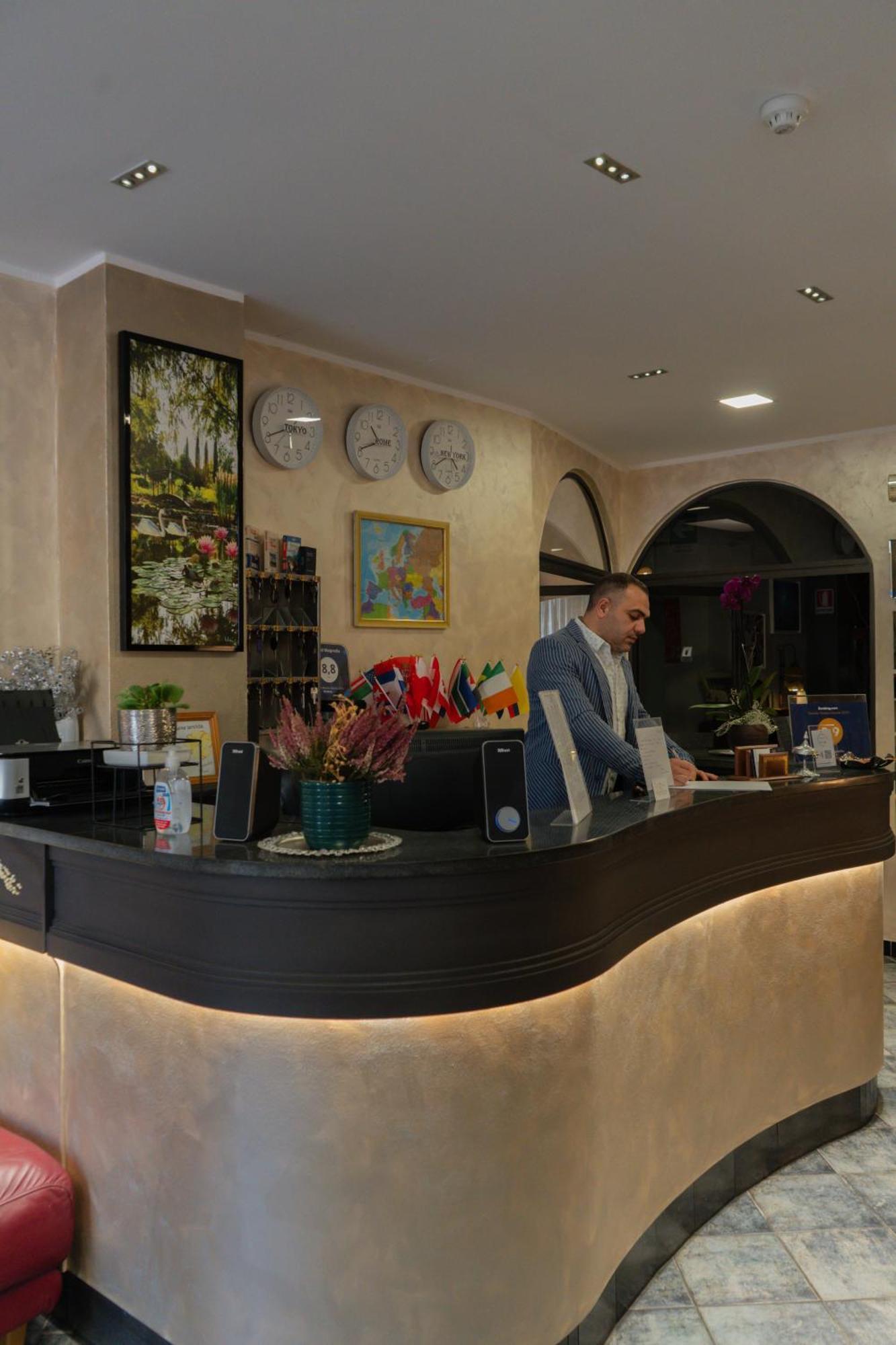 Hotel Magnolia Albenga Exterior foto